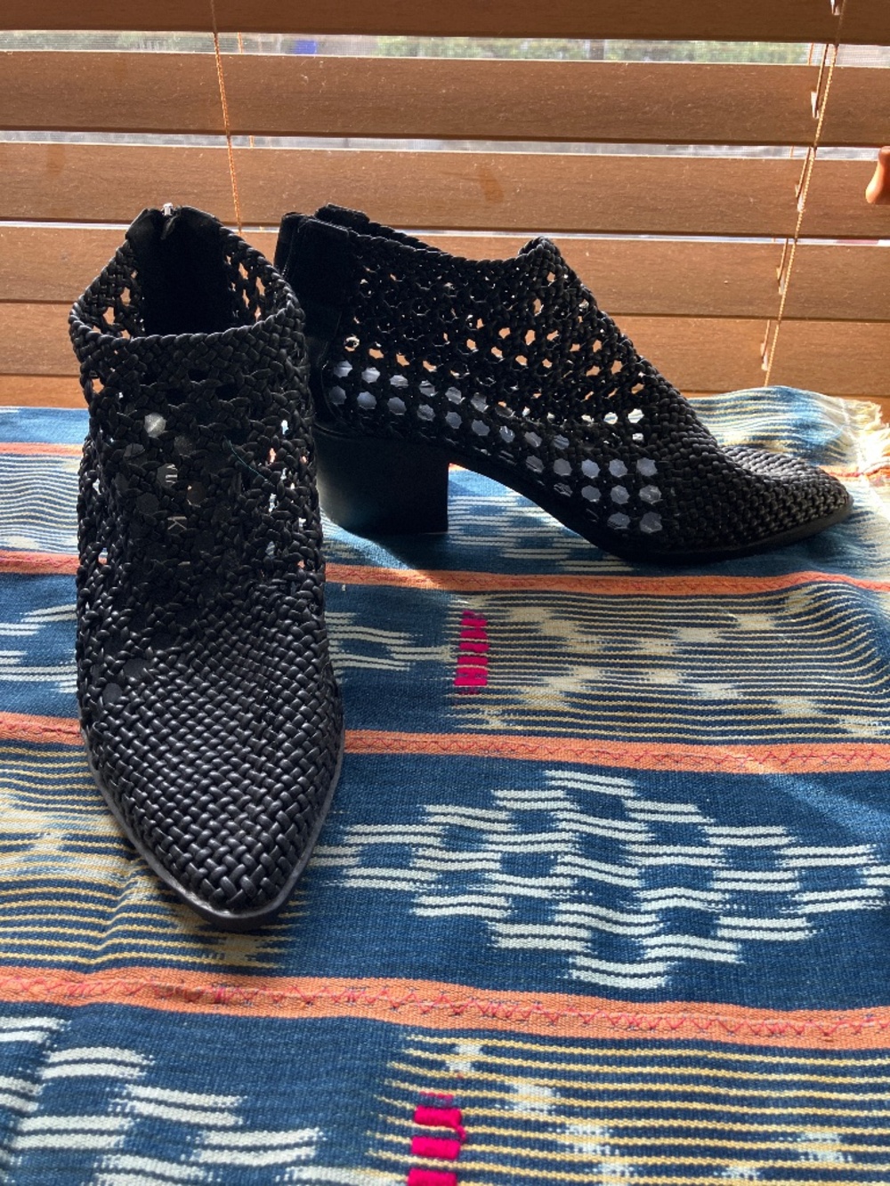 NWOB Mackin J black booties 10 women’s